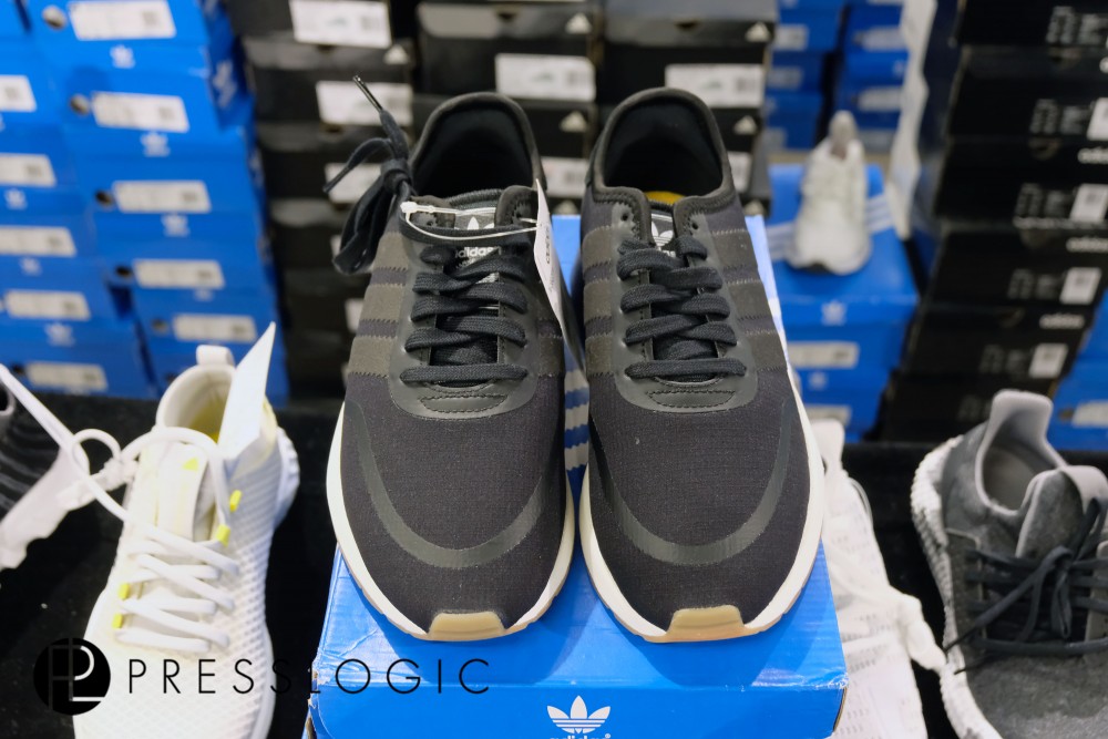 Adidas 開倉