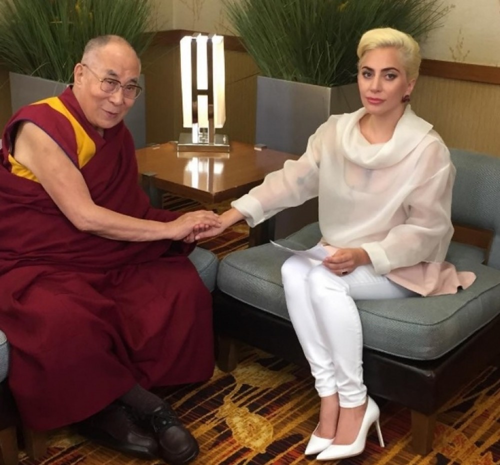 Lady Gaga Twitter關注香港市民 曾與達賴喇嘛會面 8年fans脫粉
