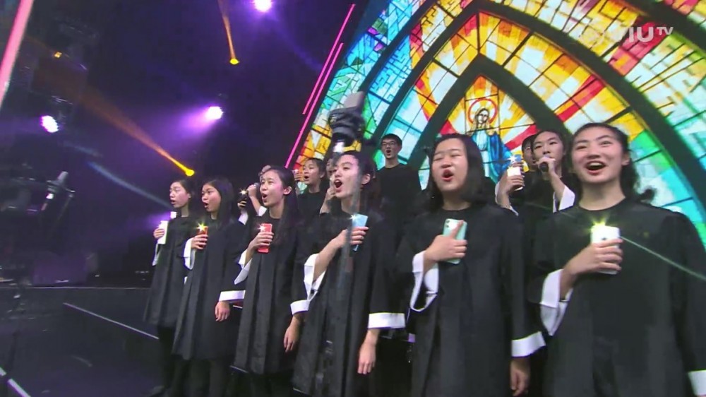 全黑表演 歌詞與抗爭運動有關望鼓勵港人