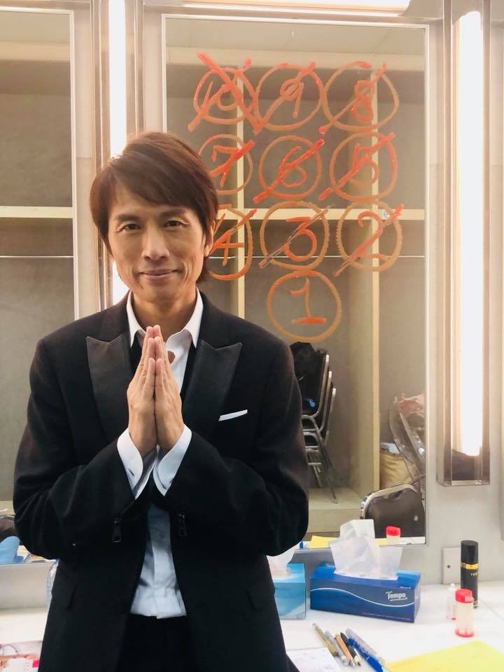 黃子華上一套自編自導自演嘅《一蚊雞保鑣》票房成績不佳，更令佢有「票房毒藥」嘅稱號。