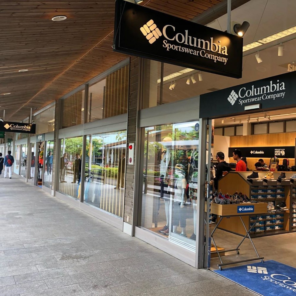 品牌方面，有PRADA、BVLGARI、MARC JACOBS、NIKE等