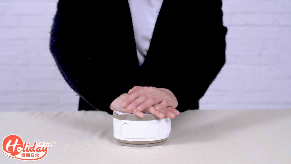 【旅行必備】摺疊式電熱水壺！