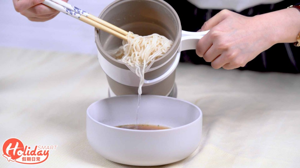 【旅行必備】摺疊式電熱水壺！