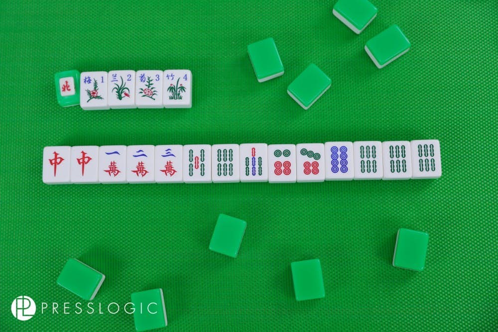 集齊「梅、蘭、菊、竹」或「春、夏、秋、冬」一套牌,即「一台花」