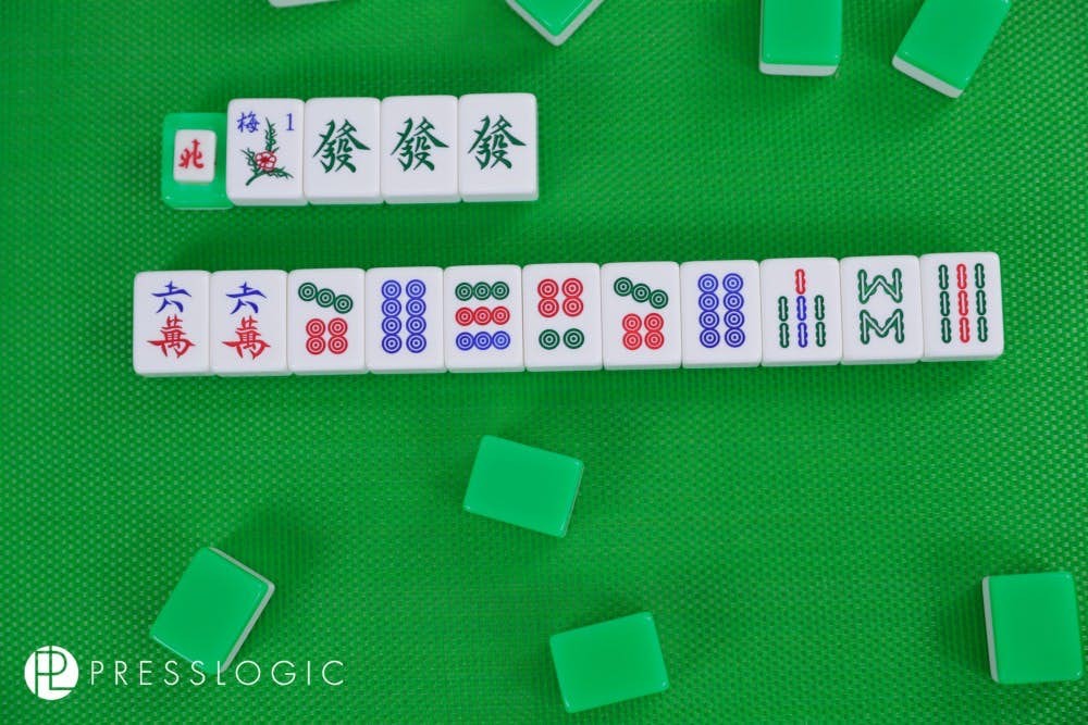 「中」、「發」、「白板」。糊牌入面有其中一元嘅碰牌或者刻子都會加一番