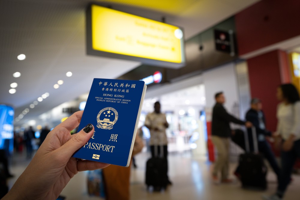 喺過去14日曾入境中國、香港嘅旅客,就算已有科威特居留證或簽證,都唔可以入境。
