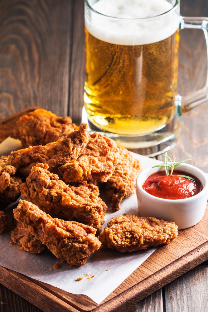 雞皮用香料醃製,配啤酒一流