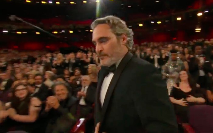 而45歲嘅Joaquin Phoenix亦憑Joker一角以大熱姿態勇奪金球獎影帝!