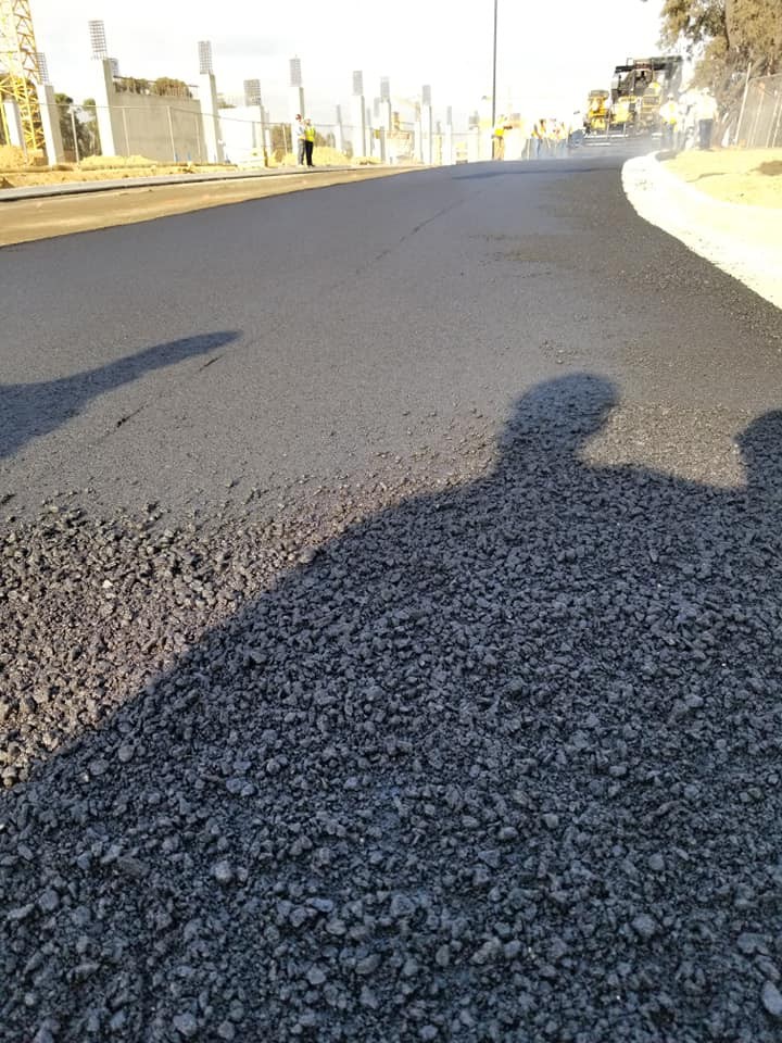 救救地球新方法 外國回收塑膠鋪馬路!