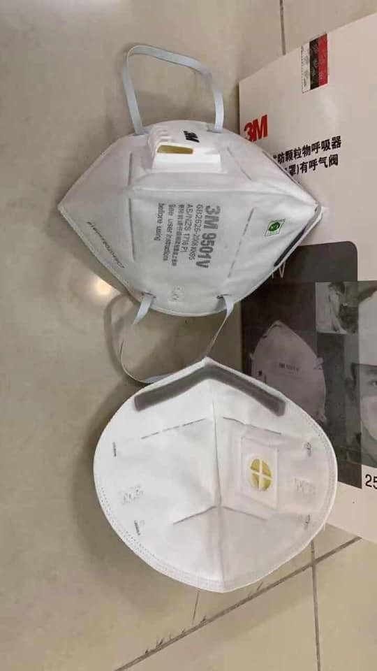 龍門冰室有10000個N95級高階口罩以「蝕本價」出售畀醫護人員。