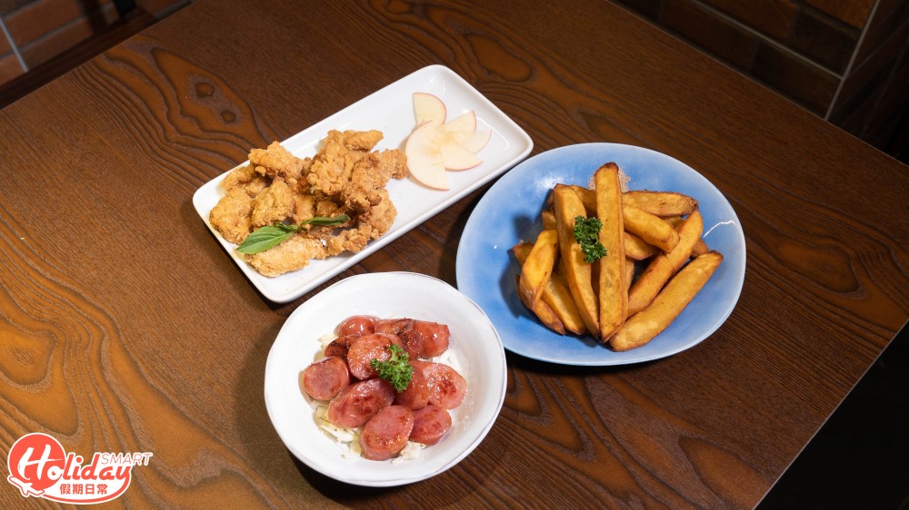 店內有多款台式小食深愛網民歡迎,甜不辣是燈籠滷味的招牌美食,煮得不會太過軟爛,甚有彈勁,而且保有魚肉的香味。