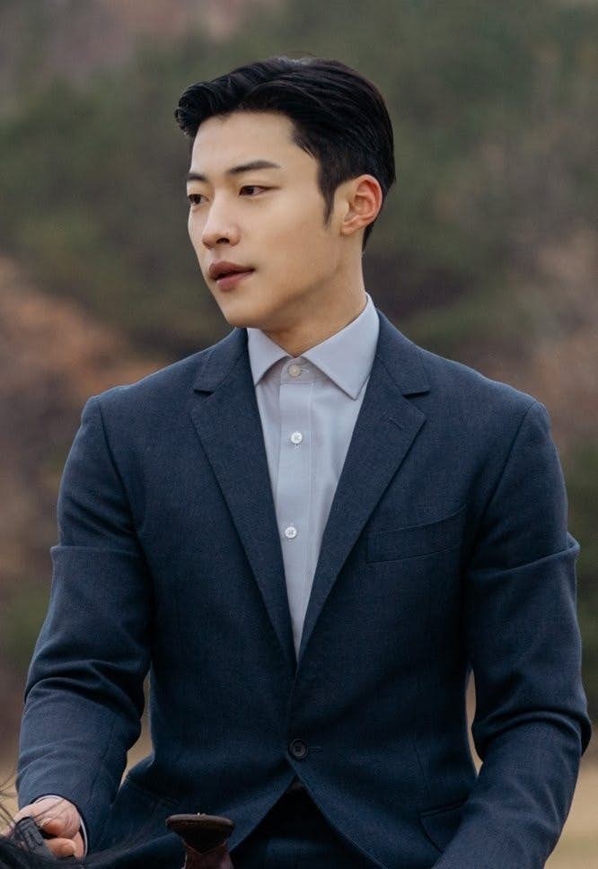 禹棹煥演另一個平行世界中大韓帝國皇帝李袞嘅警衛。