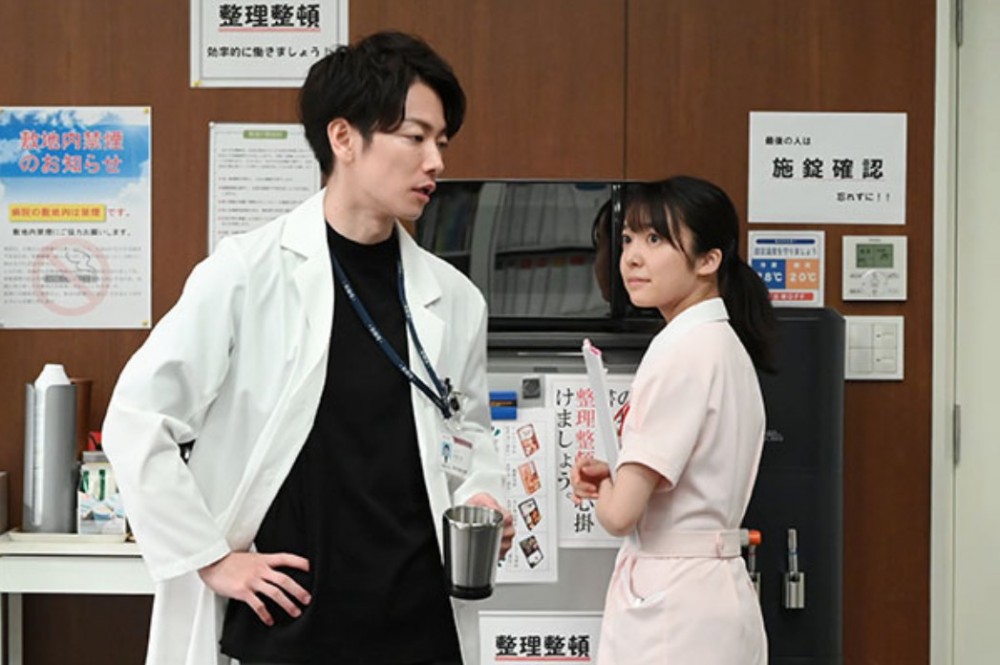 佐藤健飾演高冷醫生聰明又毒舌，雖然成日嚴厲咁對待女主，但有時又會有好多浪漫小動作。