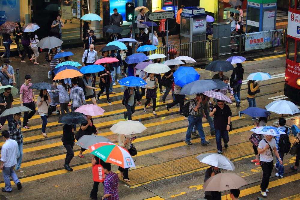 下星期一起，一連4日，短暫時間有陽光，部分時間有幾陣雨，大家出街最好都係帶定把遮。