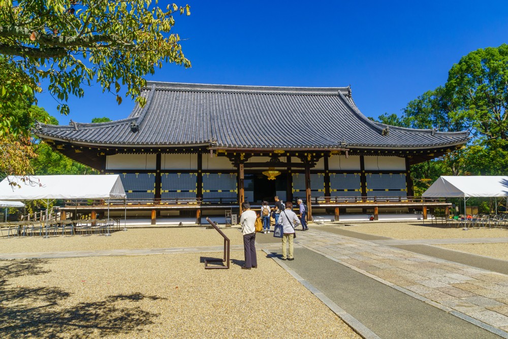 日本京都嘅「世界遺產」仁和寺,最近就推出咁一款特製嘅「口罩」發放畀參拜嘅信眾。
