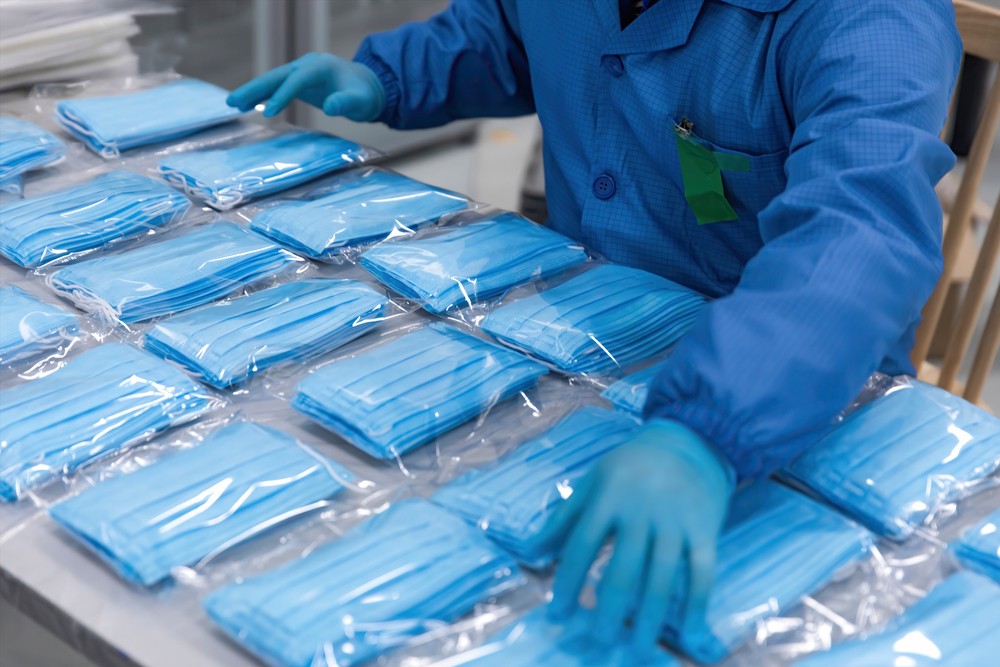 荷蘭從中國購入一批130萬個口罩,近一半已分配到全國各地醫院供醫護人員使用。