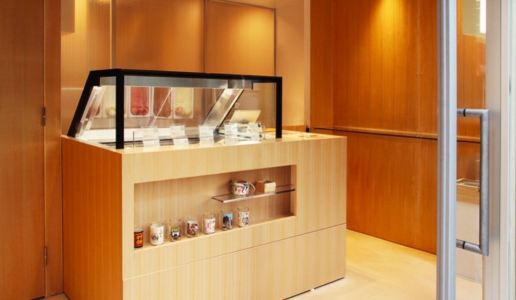 唔飲酒嘅仲有其他選擇~店內亦有推出另外4款雪糕,包括:士多啤梨牛奶、雲呢嗱、柚子、抹茶口味。