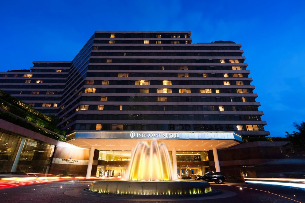 洲際酒店發新聞稿中無提到遣散員工嘅問題,表示酒店裝修工程啟動後,將盡可能安排洲際酒店員工去集團旗下其他酒店工作,待酒店重開時,會優先考慮再次聘請佢哋。