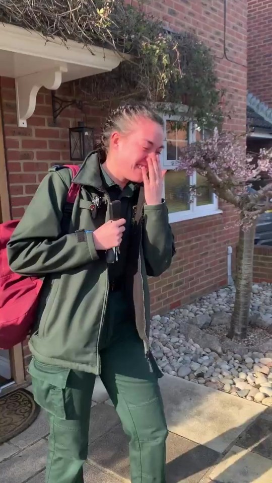 近日喺論壇有一位母親就表示女兒Tayla Porter都係醫護人員，但因為4點就要返工，所以錯過咗每日嘅鼓掌行動。