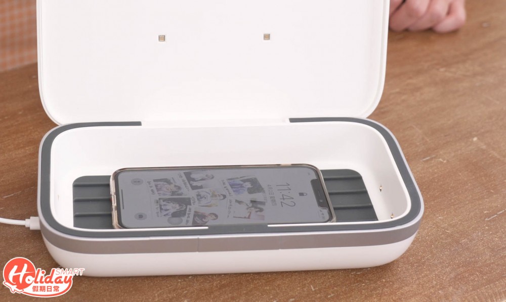 CASETiFY 手機消毒器