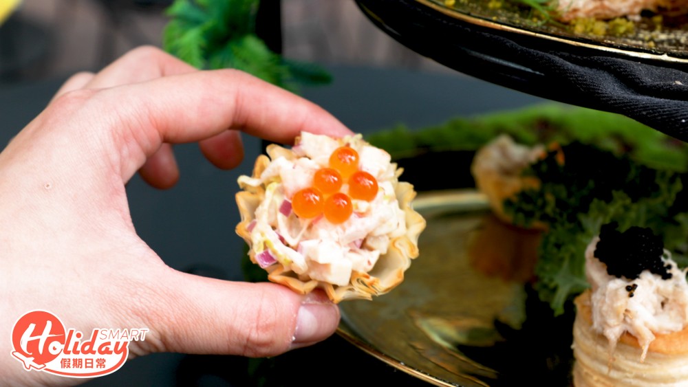 蜜糖芥茉雞肉他他配三文魚子酥皮撻