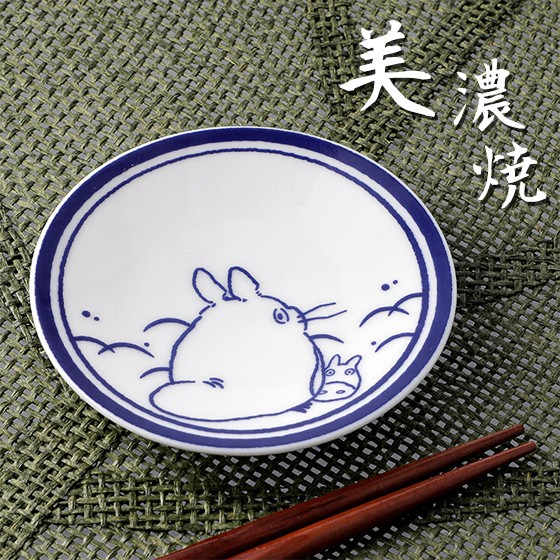 全系列共 12 款,除了用於裝盛醬油、調味料、小菜和甜 點,也可用作放置首飾小物。