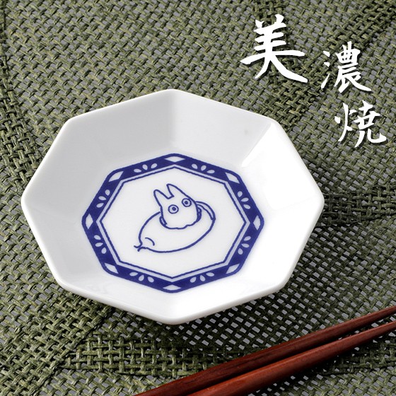 全系列共 12 款,除了用於裝盛醬油、調味料、小菜和甜 點,也可用作放置首飾小物。