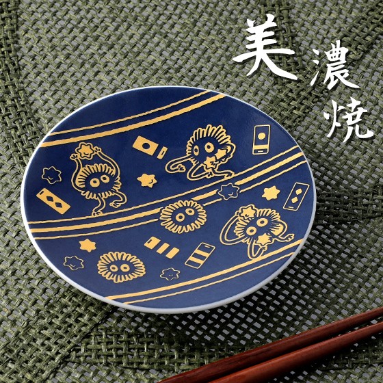 全系列共 12 款,除了用於裝盛醬油、調味料、小菜和甜 點,也可用作放置首飾小物。