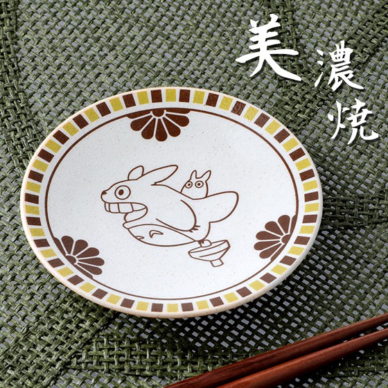 全系列共 12 款,除了用於裝盛醬油、調味料、小菜和甜 點,也可用作放置首飾小物。
