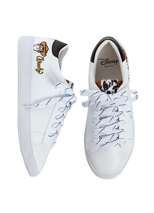 鞋舌配合返胡迪西部牛仔嘅主題