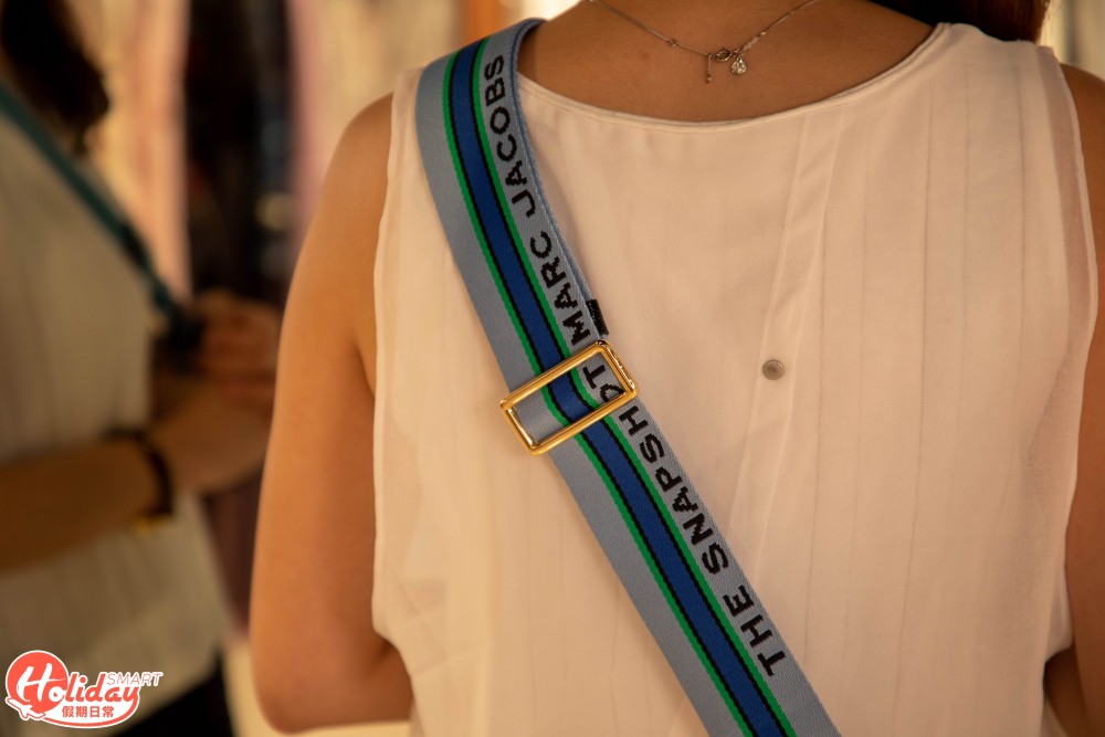 MARC JACOBS背帶。