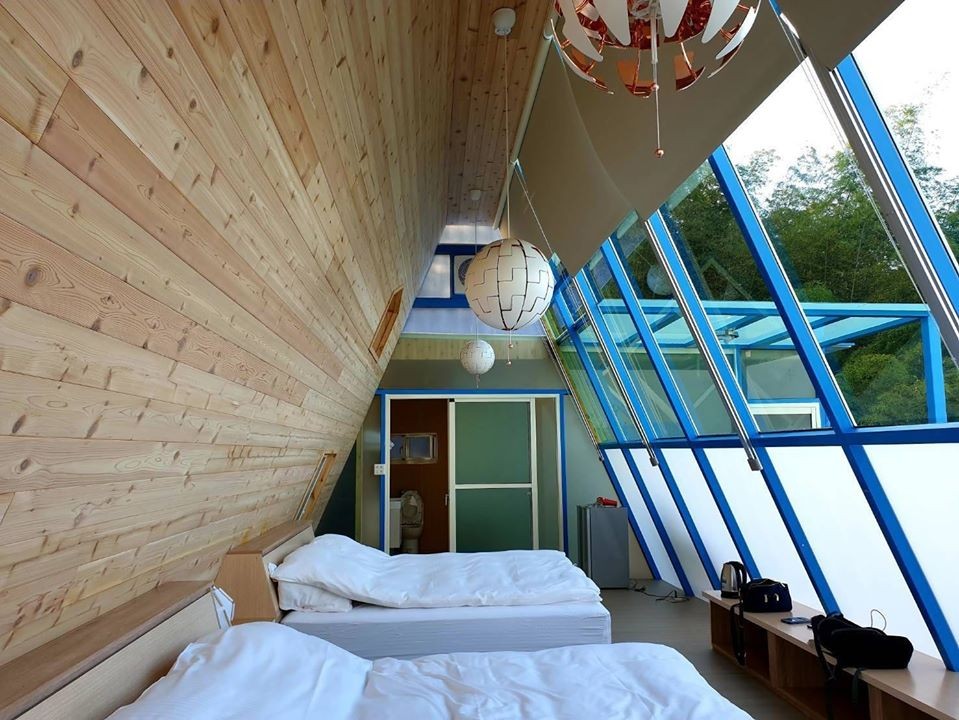 玻璃屋內亦設有衛浴，功能非常齊全㗎！