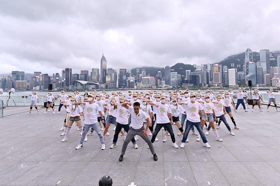 提到自己係舞者出身,一定不忘初心