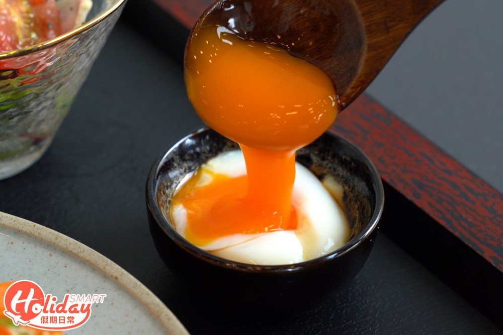 套餐配以沙律、日本溫泉蛋及味噌湯,份量比例剛好。