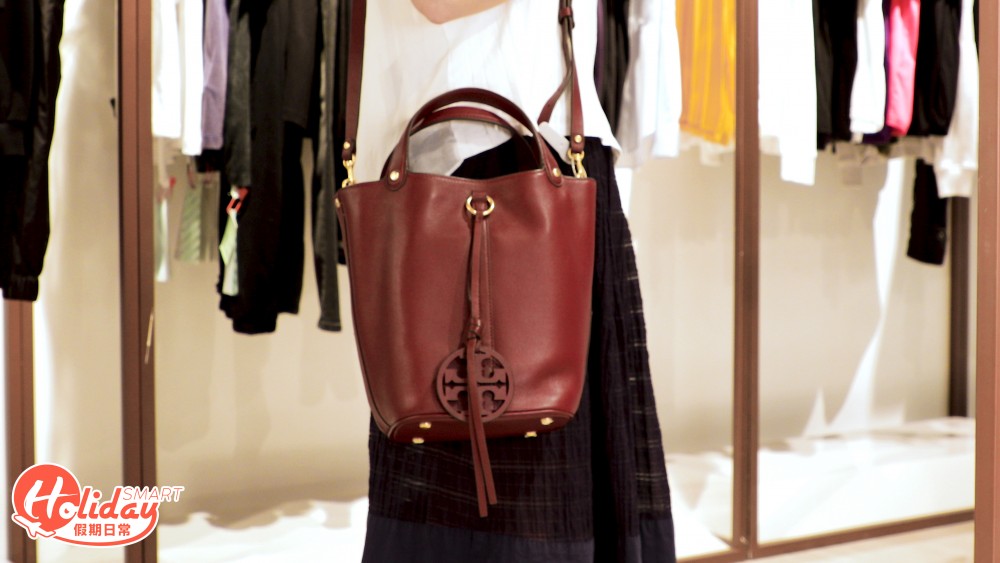 TORY BURCH 手袋，OL首選。