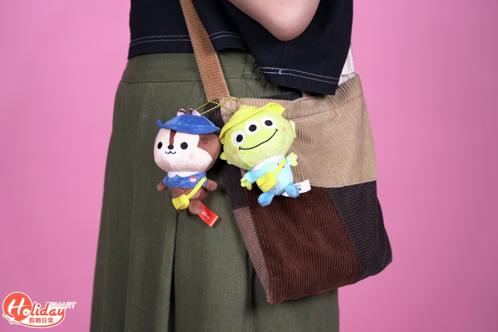 迪士尼公仔校服版好可愛。