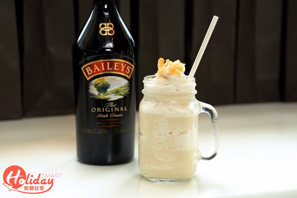 BAILEYS Coconut Frappé
