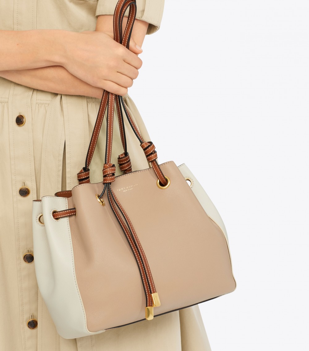 Tory Burch 舉行一連5日的開倉優惠,