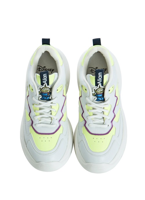 外星人三眼仔嘅鞋款