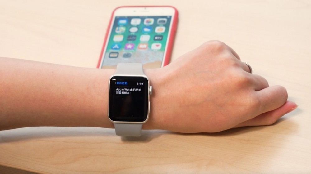 iPhone 已更新⾄ iOS 13.5.1 及 Apple Watch Series 3 或以上手機亦已更新⾄ watchOS 6.2.6