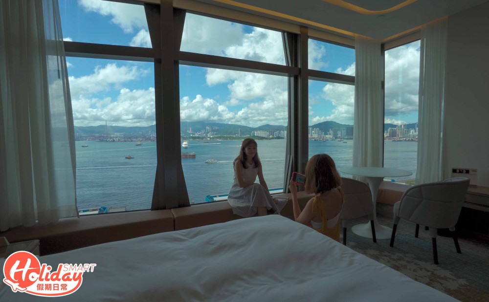 與閏蜜一起影相最開心。