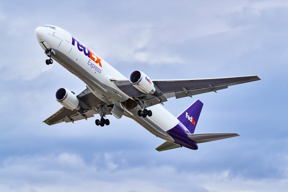FedEx最快可以兩日送到,但收費較貴