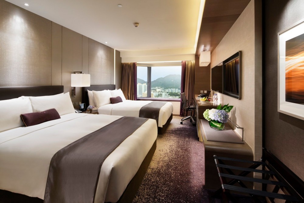 豪華親子客房面積有33平方米，備有兩張Queen size雙人床，最多可以畀4人入住