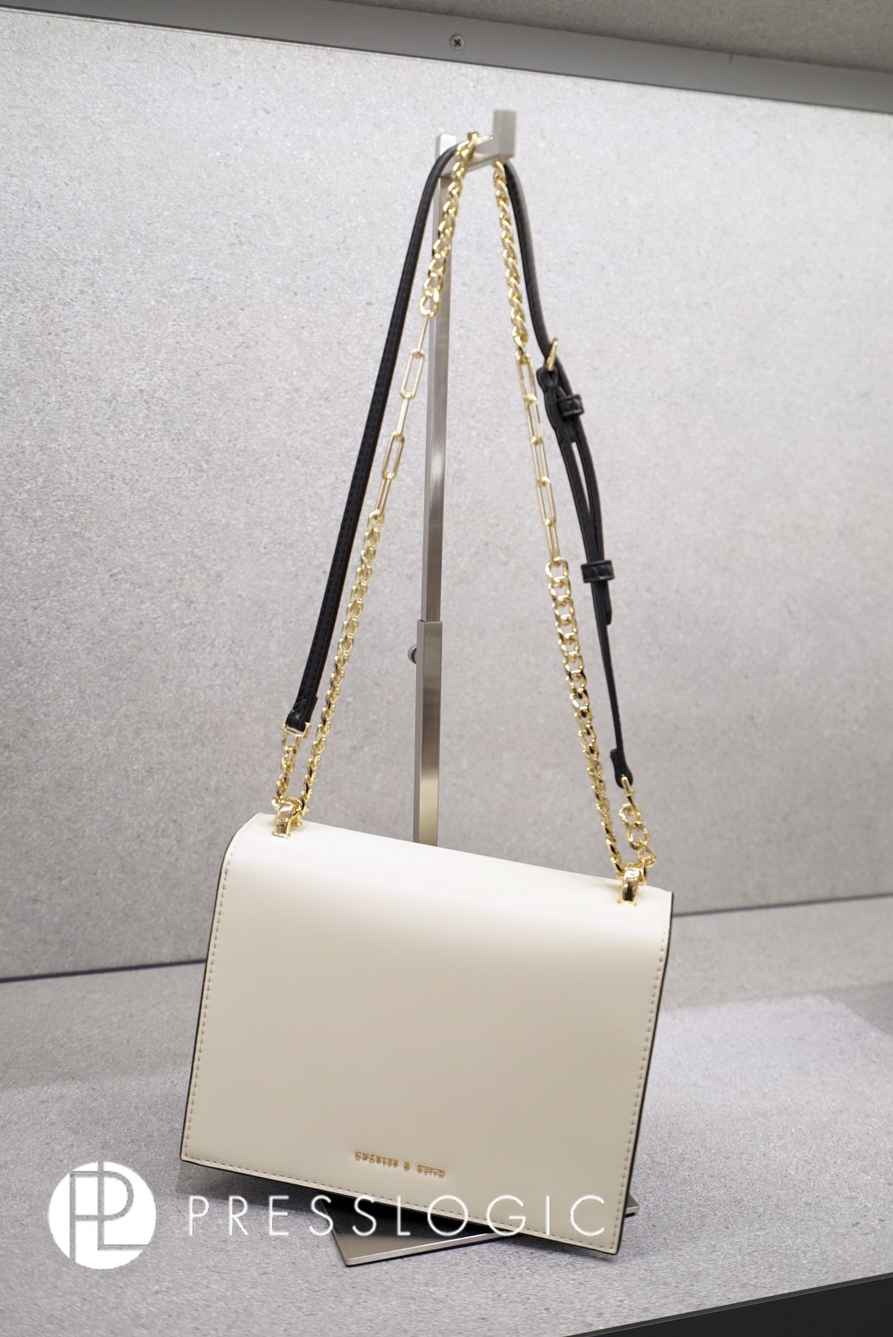 Charles &Keith 春夏大減價,全場半價起~
