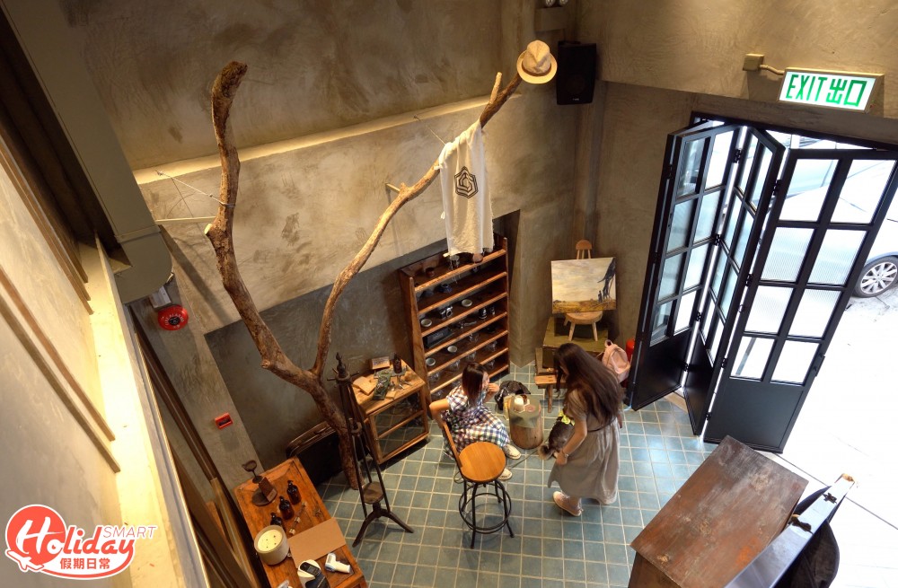 內部環境裝修別具特色,店主將舊物翻新再擺放於店內。