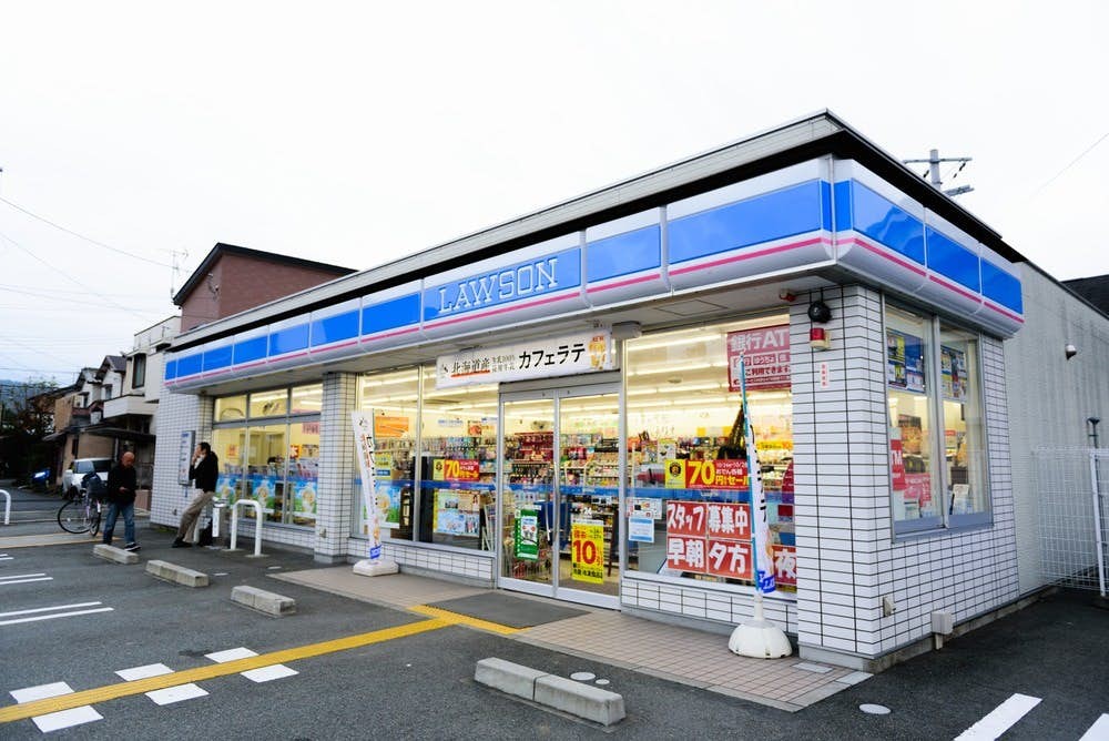 日本3大連鎖便利店LAWSON、7-11、FamilyMart7月1號開始唔會再免費派發膠袋