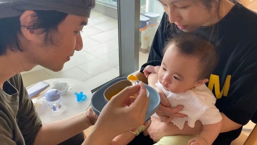 古巨基喺IG post出一家三口合照,慶祝結婚6周年