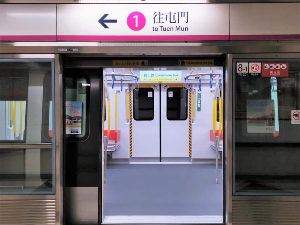 平日繁忙時間列車班次將不受影響。