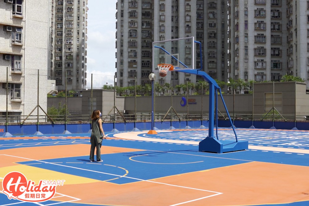 屯門兆禧苑停車場上蓋的籃球場同樣大翻新，處處都是打卡位。