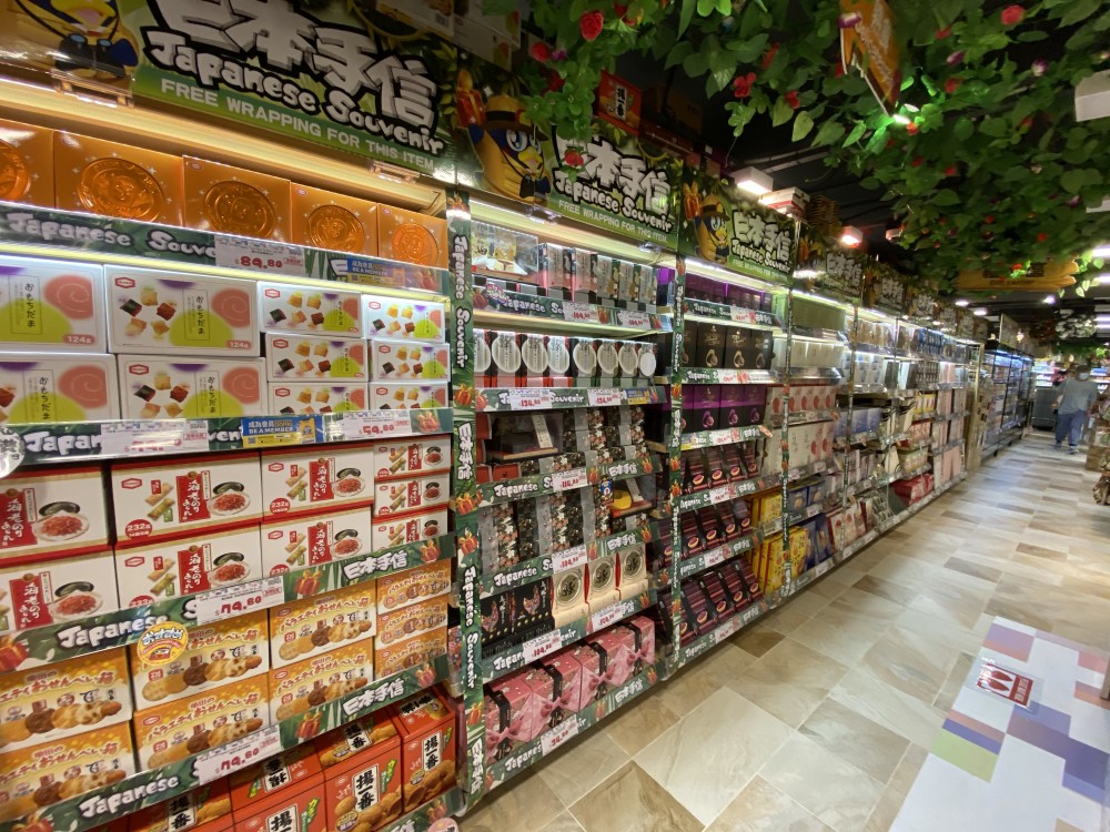 禮品專區設於2樓,供應不少日本手信